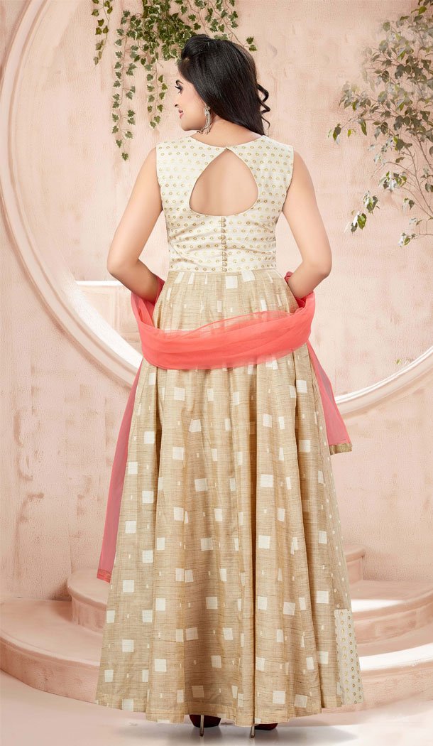 Side Shoulder Fall on Anarkali