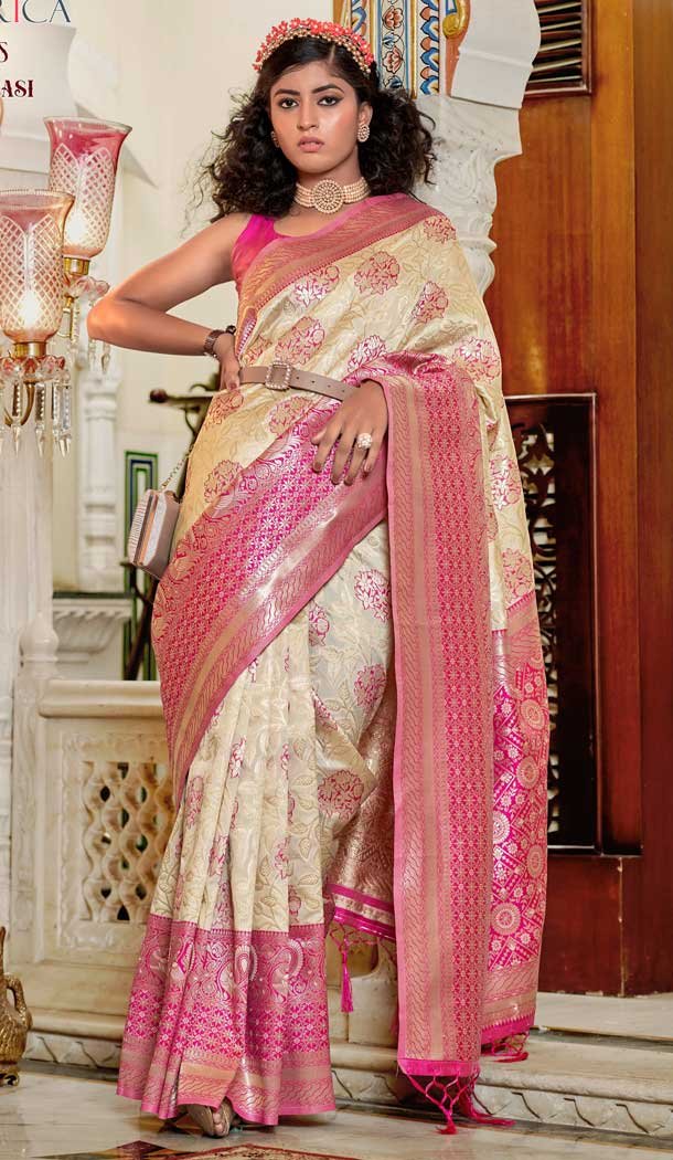 Women's Indian Traditional Creamy Silk Saree With Blouse Piece | Designer Golden Wedding Party popular Wear Saree | Jacquard Saree | Banarasi Saree.