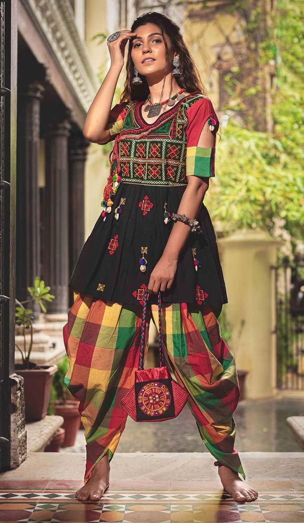 Black Color Khadi Linen Gujrati Navratri Special Dress -619577283